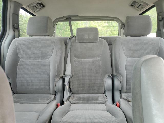2004 TOYOTA SIENNA CE  