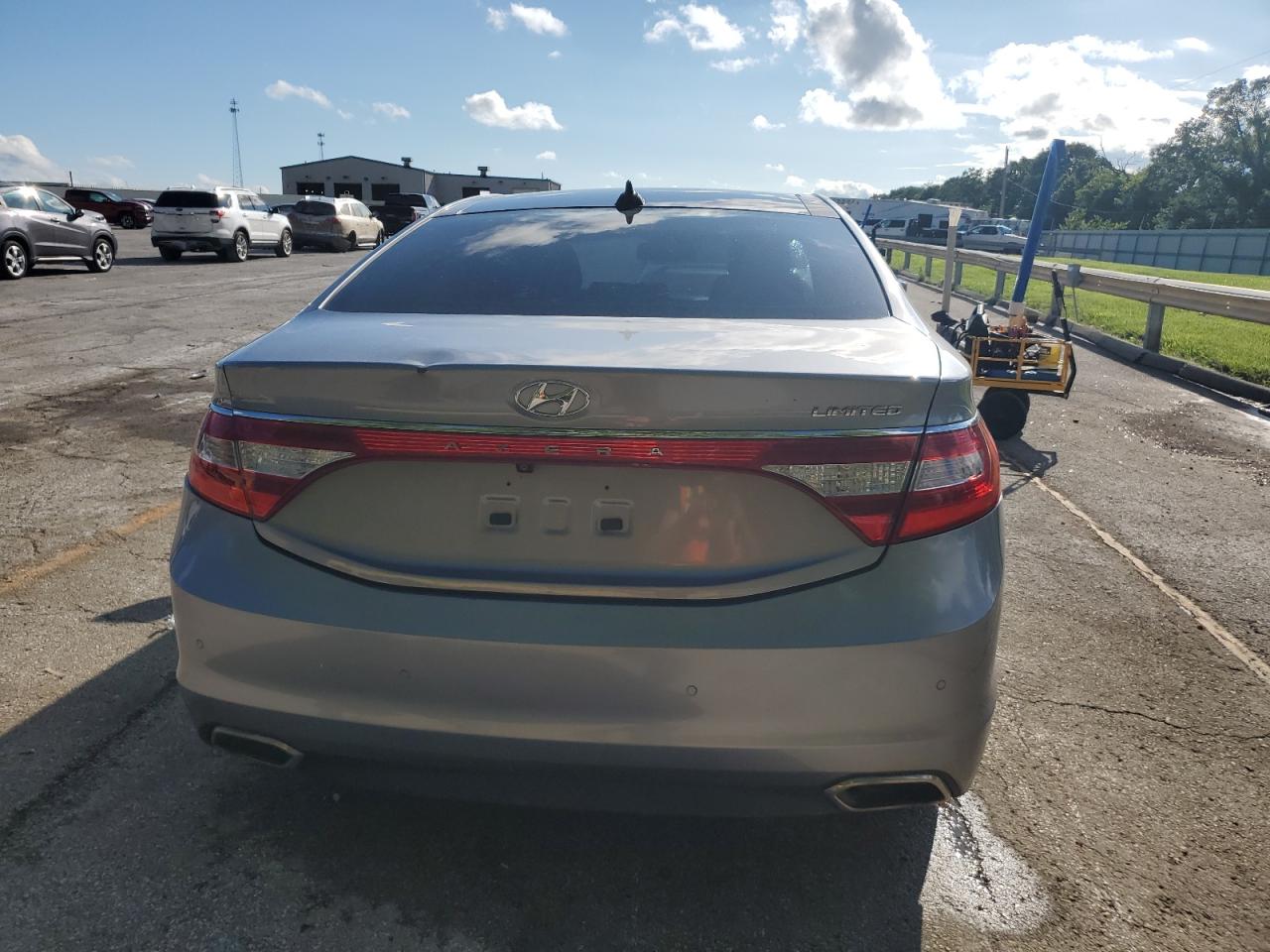 2016 Hyundai Azera Limited VIN: KMHFH4JG0GA523881 Lot: 59322095