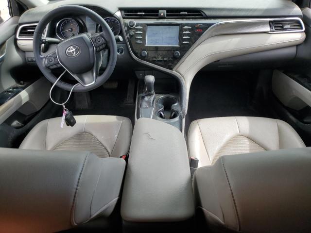  TOYOTA CAMRY 2018 Srebrny