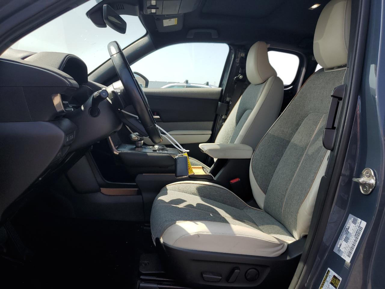 2022 Mazda Mx-30 Premium VIN: JM1DRACB7N0100677 Lot: 59330295