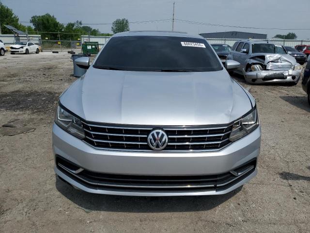  VOLKSWAGEN PASSAT 2016 Srebrny