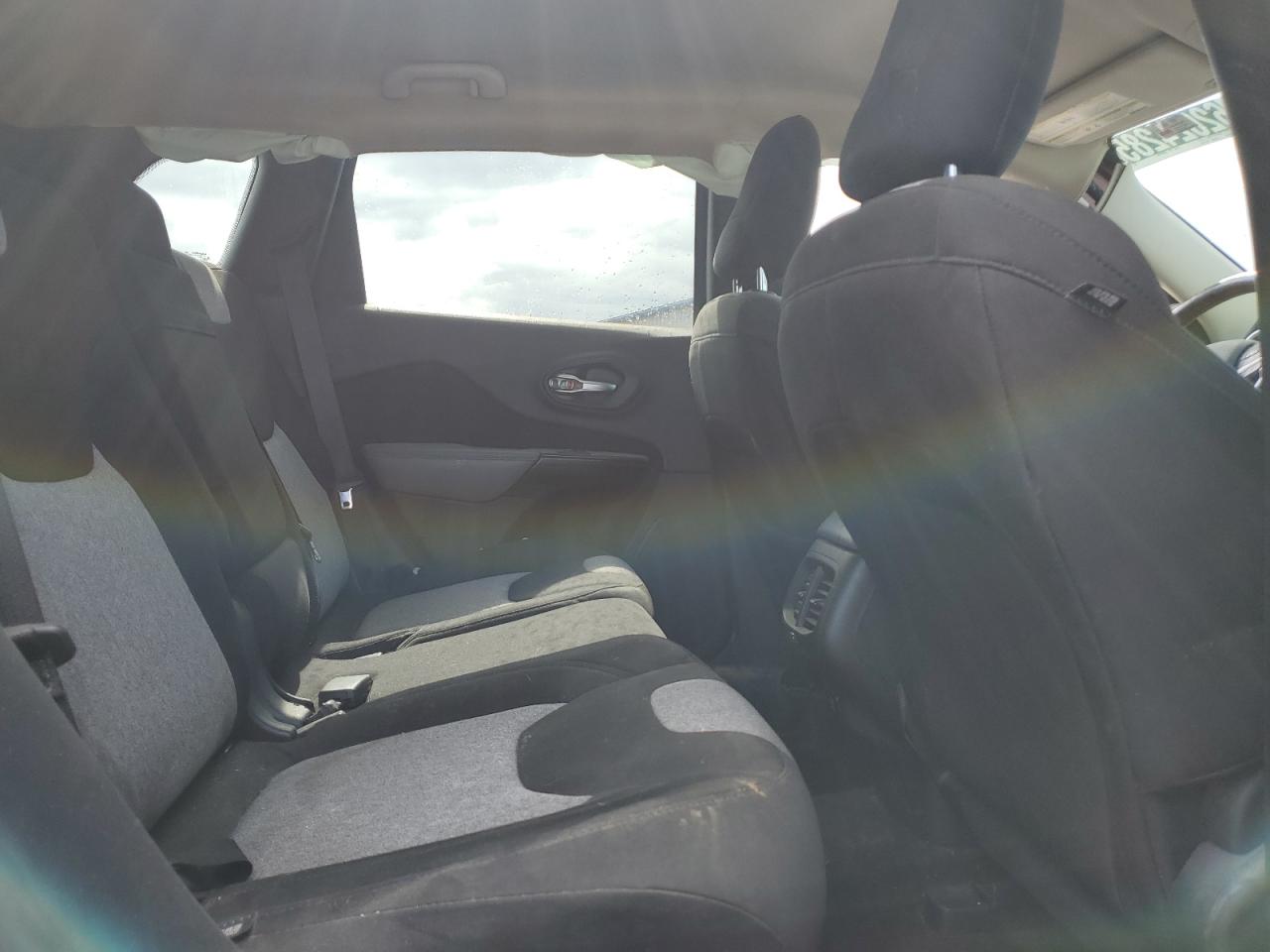 2014 Jeep Cherokee Latitude VIN: 1C4PJMCS0EW127724 Lot: 62024285