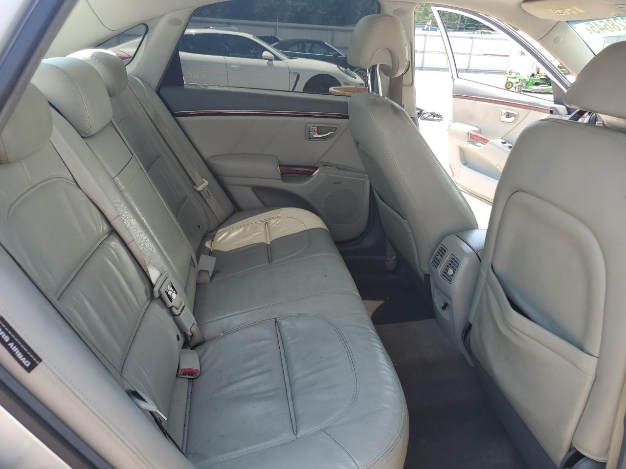2008 Hyundai Azera Se VIN: KMHFC46F98A303977 Lot: 62328645