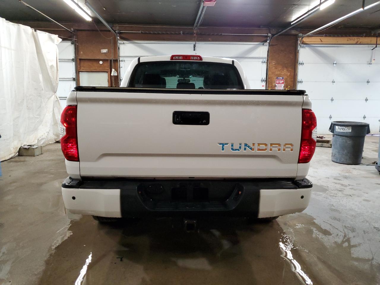 2015 Toyota Tundra Crewmax Limited VIN: 5TFHW5F19FX452611 Lot: 61103335
