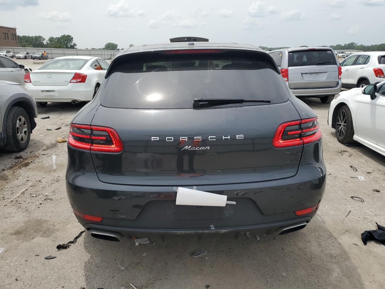 2017 Porsche Macan VIN: WP1AA2A55HLB05665 Lot: 60719565