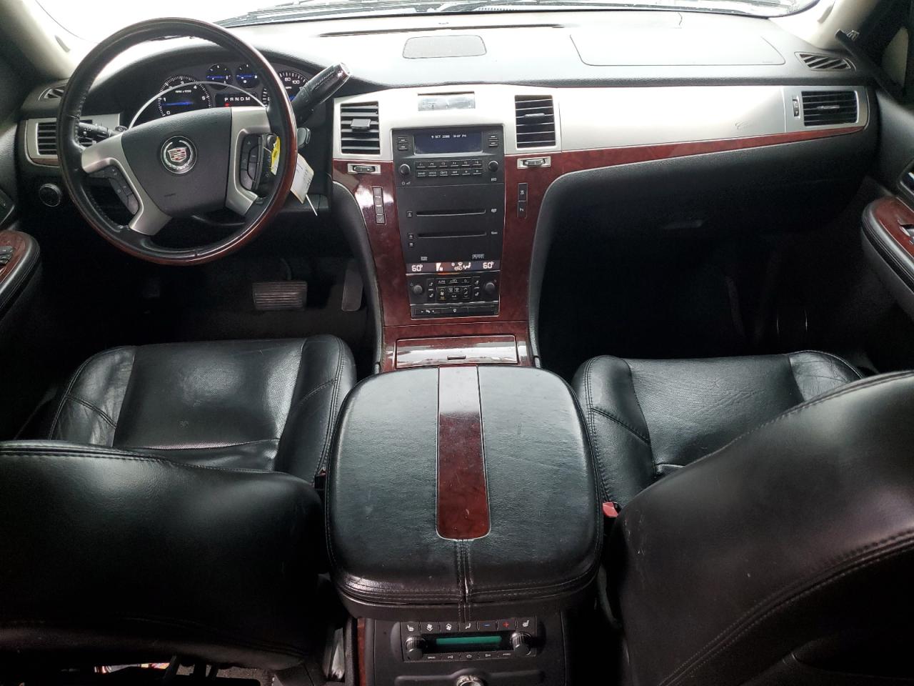 2007 Cadillac Escalade Luxury VIN: 1GYFK63837R215820 Lot: 59603955