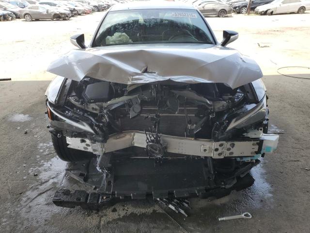  LEXUS IS 2021 Серебристый