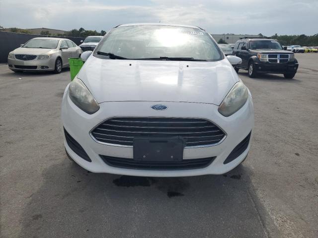  FORD FIESTA 2015 Білий