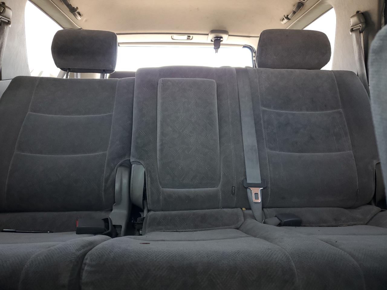 2003 Toyota Sequoia Sr5 VIN: 5TDZT34A33S190476 Lot: 61876175