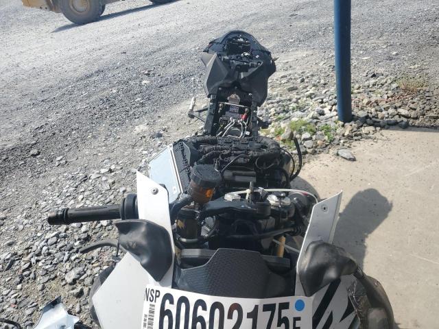  BMW S 2024 Два тона