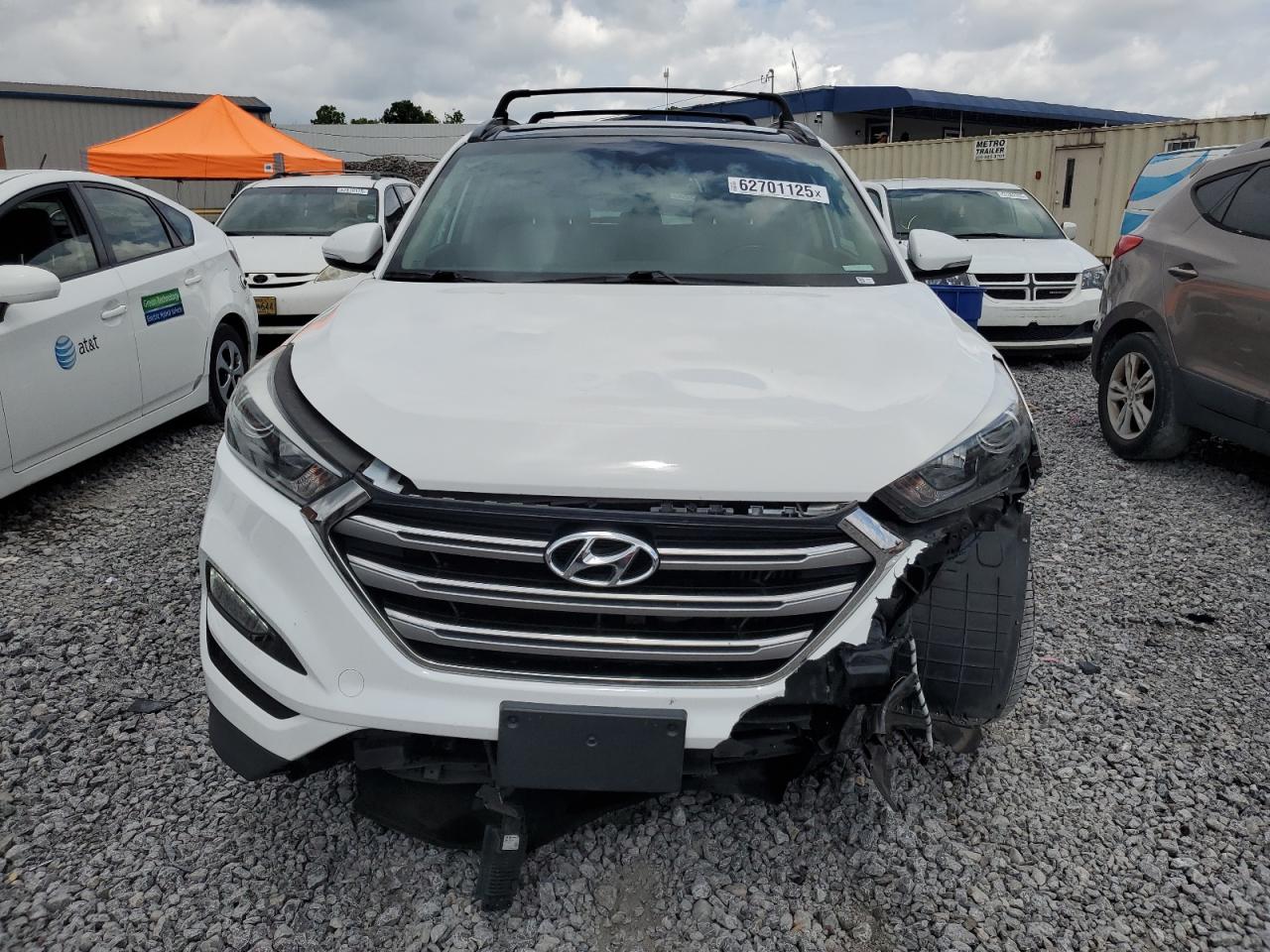 2018 Hyundai Tucson Value VIN: KM8J33A28JU767985 Lot: 62701125