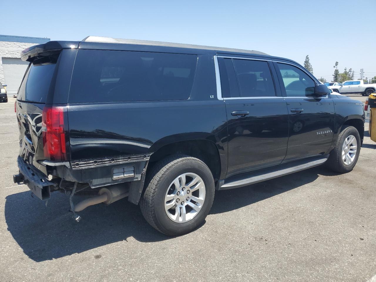 CHEVROLET SUBURBAN 2018 VIN 1GNSCHKC2JR268767 zdjęcie 3