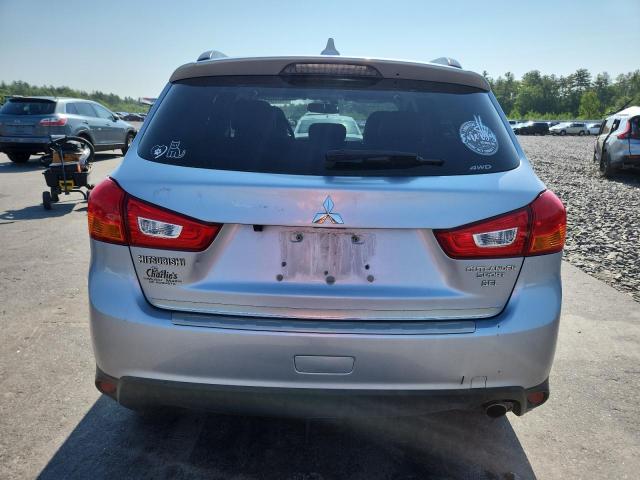  MITSUBISHI OUTLANDER 2017 Srebrny