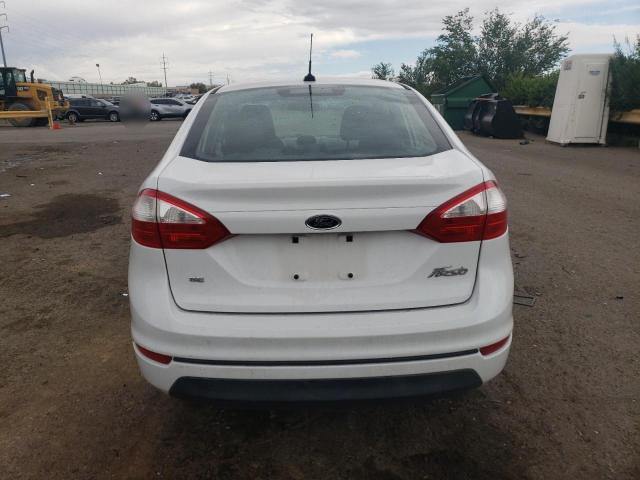 Sedans FORD FIESTA 2015 White