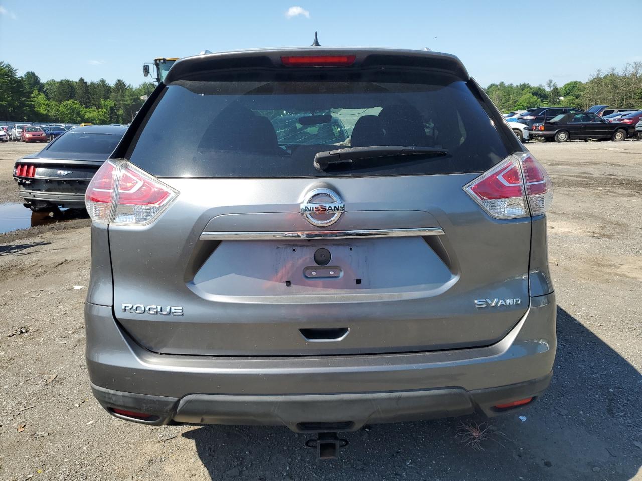 2015 Nissan Rogue S VIN: KNMAT2MV0FP562932 Lot: 61251515