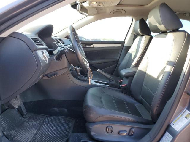 Sedans VOLKSWAGEN PASSAT 2013 Szary