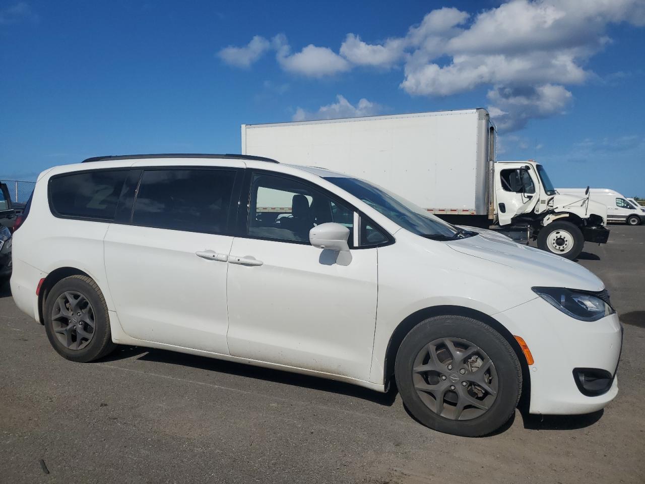 CHRYSLER PACIFICA 2020 VIN 2C4RC1EG4LR126978 фото 4