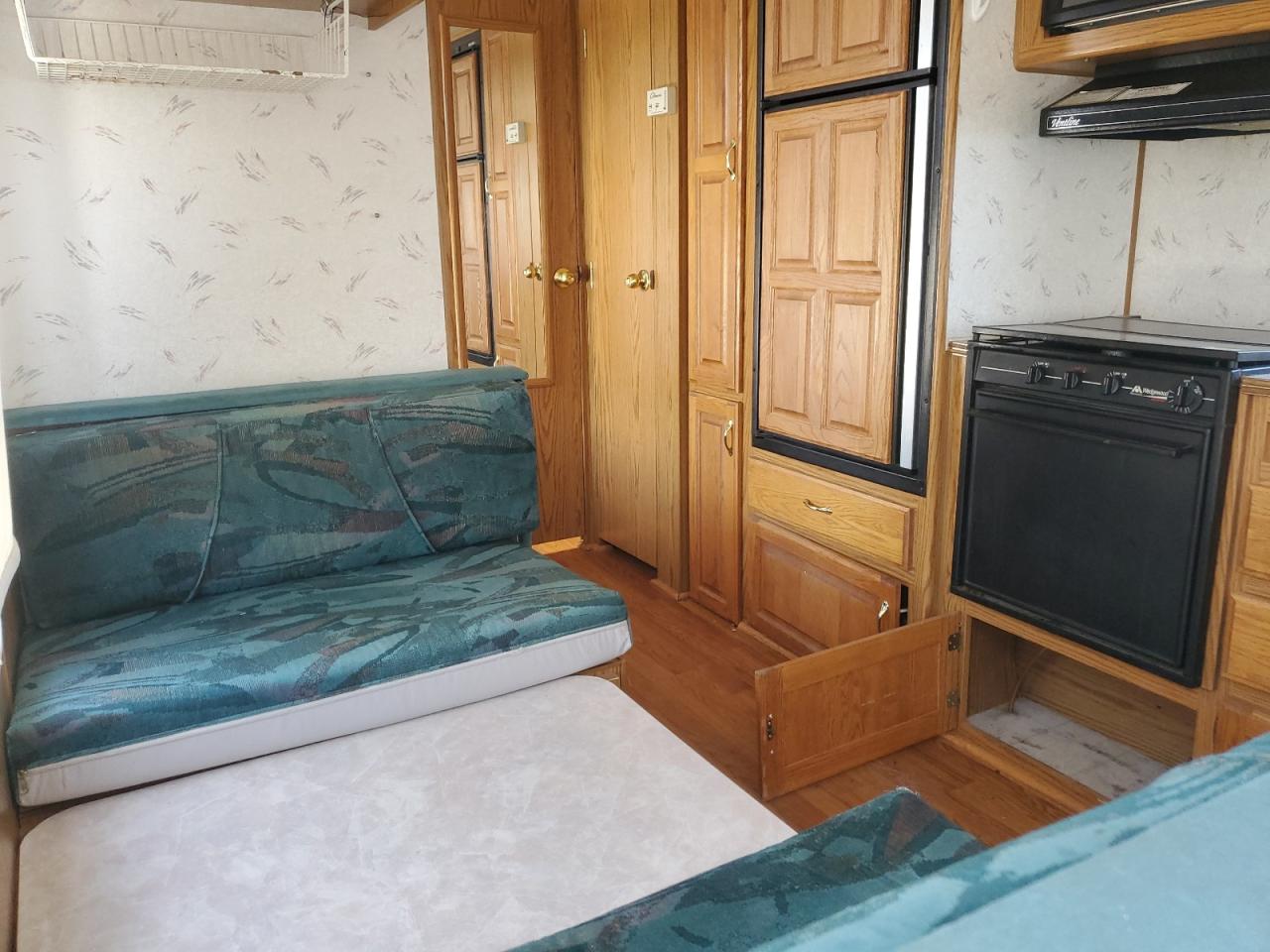 JAYCO TRAILER 1995 VIN 1UJBJ02NXS1CG0500 фото 4