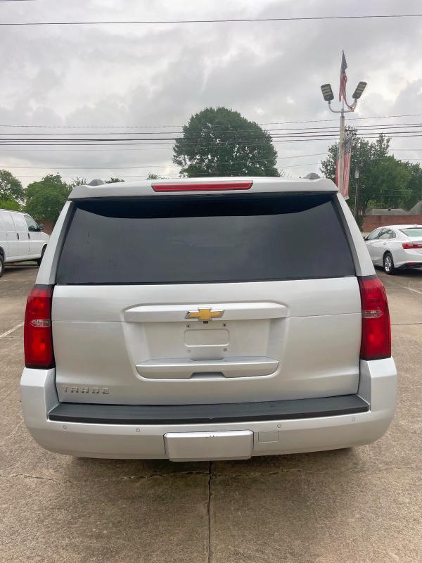  CHEVROLET TAHOE 2018 Srebrny