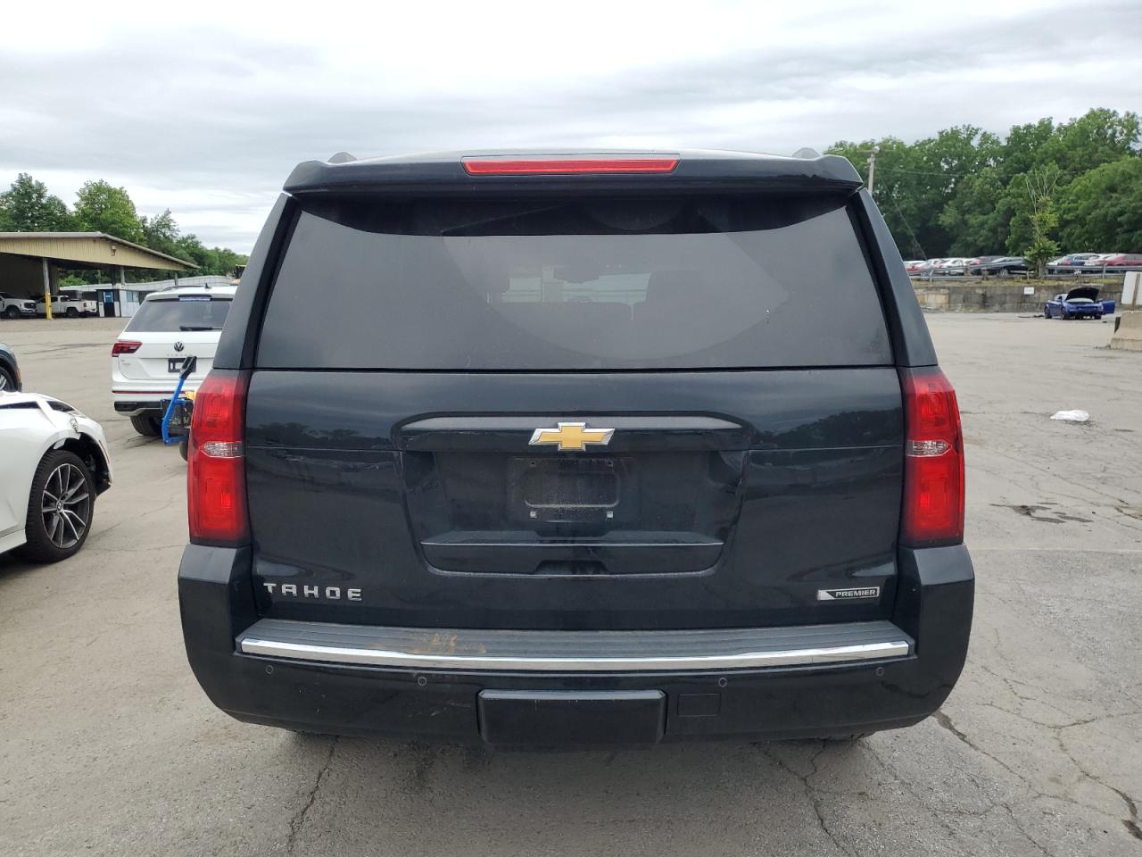 2017 Chevrolet Tahoe K1500 Premier VIN: 1GNSKCKC2HR158690 Lot: 61818515