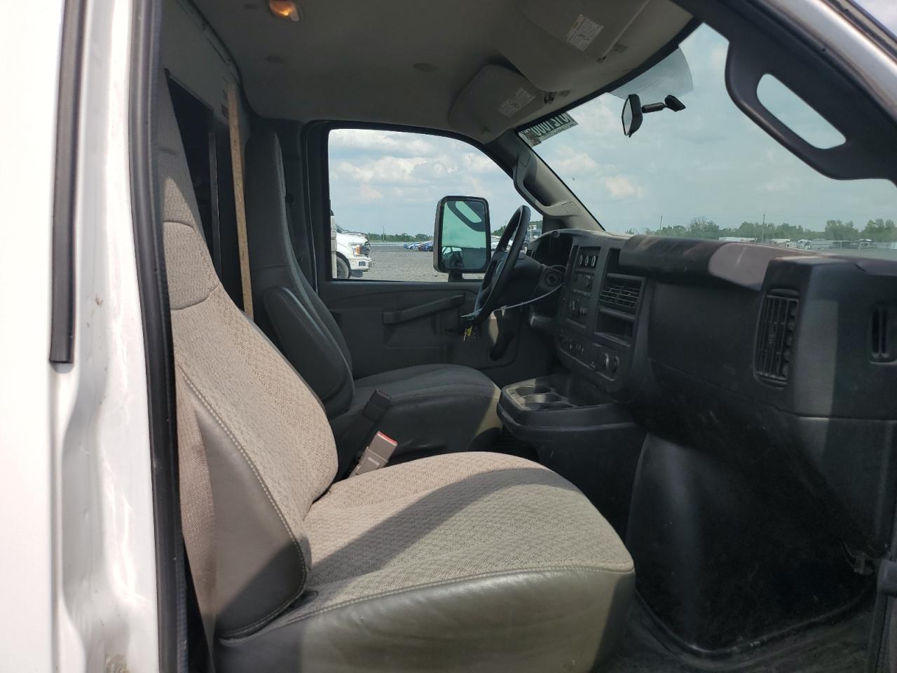 2019 GMC Savana Cutaway G3500 VIN: 7GZ37TCG3KN012283 Lot: 61210005