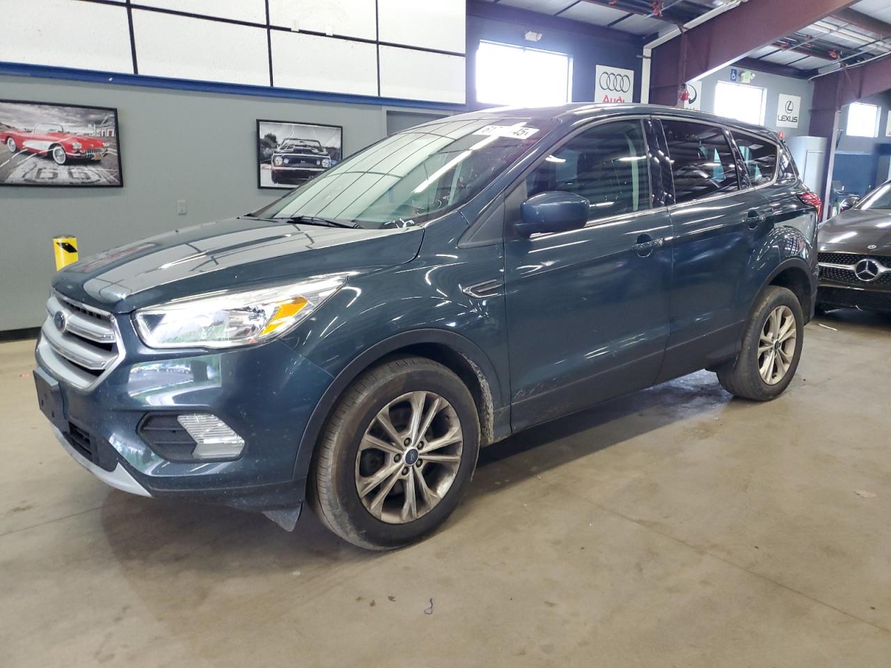2019 Ford Escape Se na sprzedaż w East Granby, CT - Minor Dent/Scratches