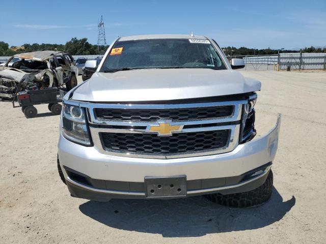  CHEVROLET SUBURBAN 2018 Srebrny