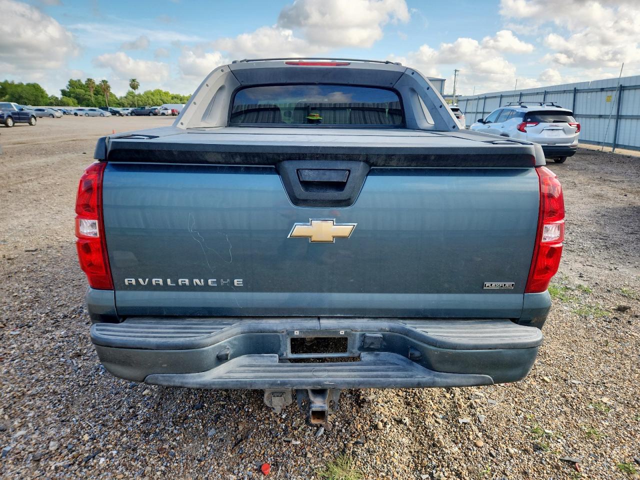 2011 Chevrolet Avalanche Ls VIN: 3GNTKEE34BG273570 Lot: 62764105