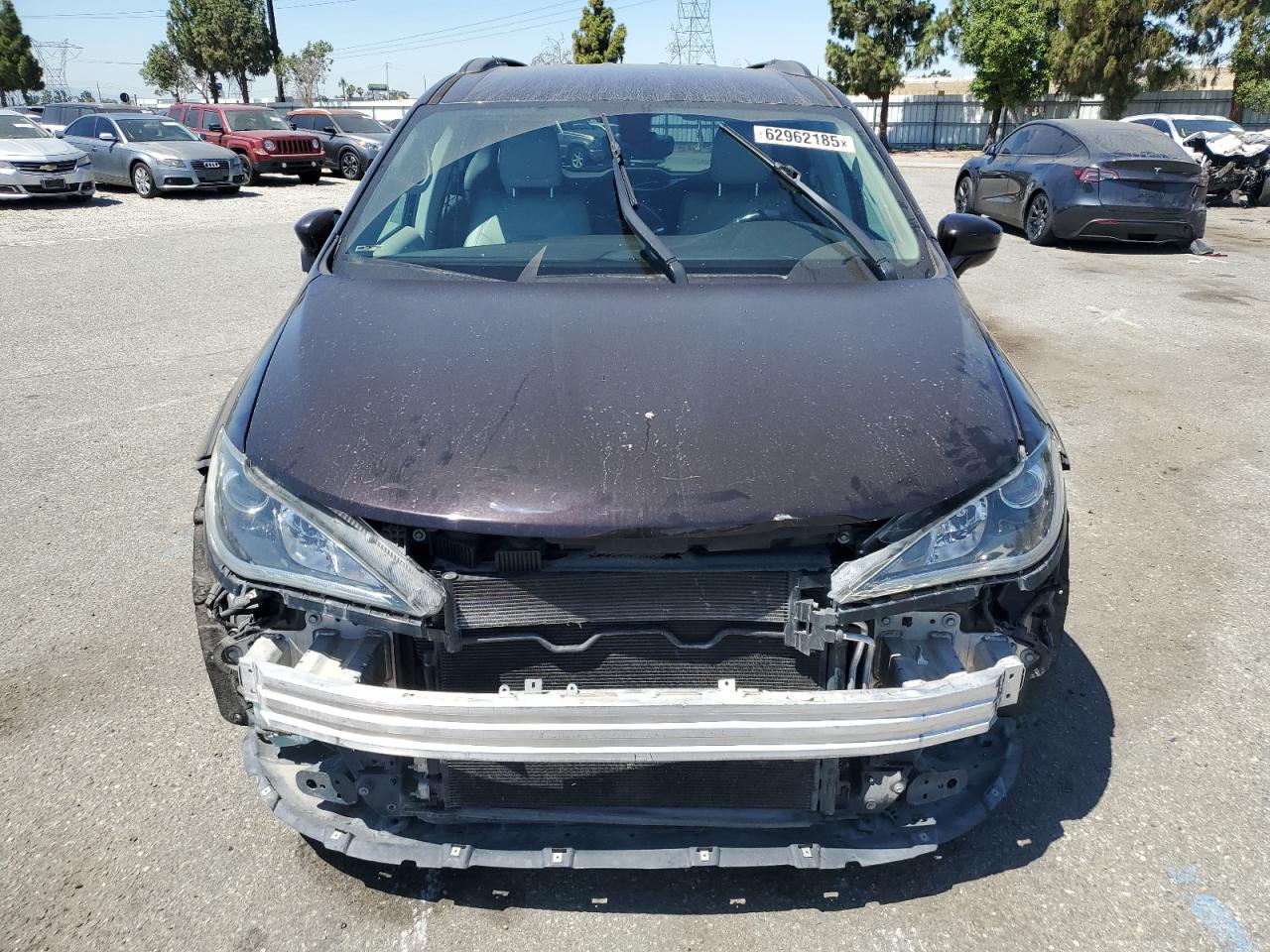 2017 Chrysler Pacifica Touring L VIN: 2C4RC1BG0HR635672 Lot: 62962185
