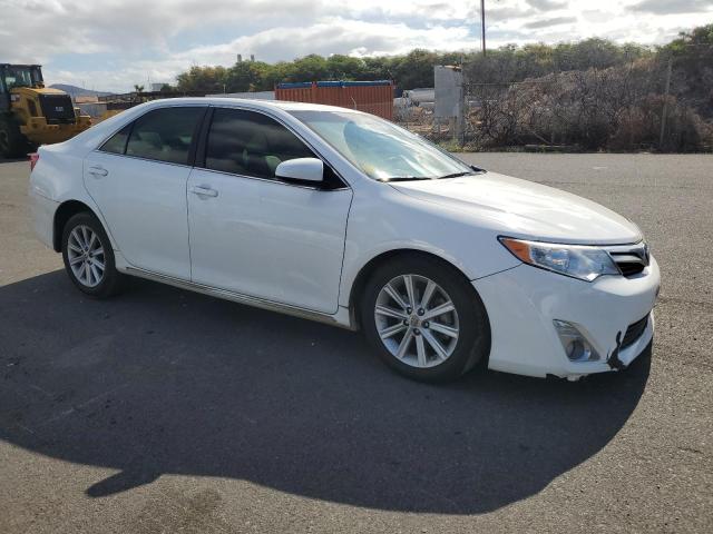 Sedans TOYOTA CAMRY 2014 White