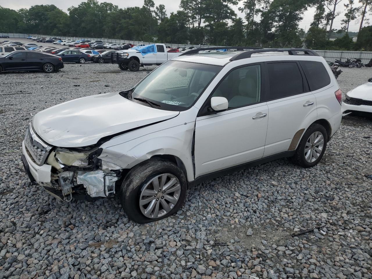 2011 Subaru Forester 2.5X Premium for Sale in Byron, GA - Front End