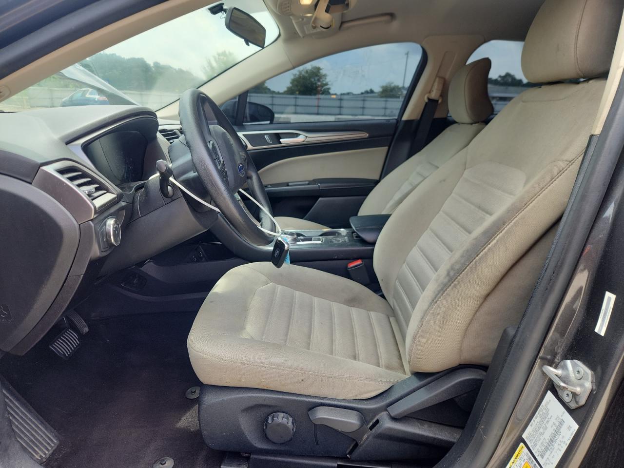 2017 Ford Fusion S VIN: 3FA6P0G73HR155829 Lot: 62308535