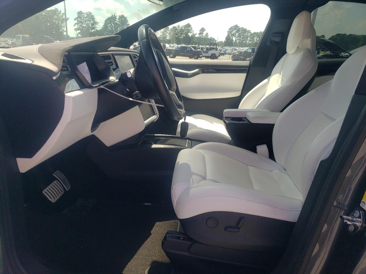 2017 Tesla Model X VIN: 5YJXCBE47HF051831 Lot: 60477055