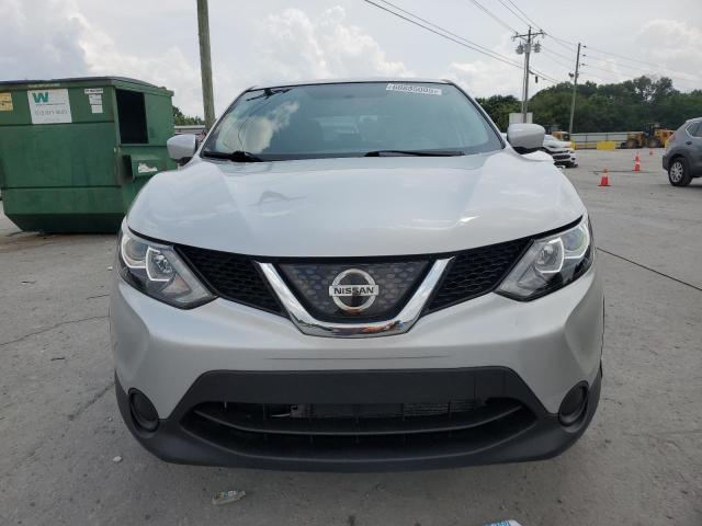  NISSAN ROGUE 2018 Серебристый