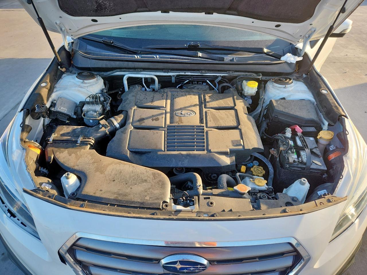 2017 Subaru Outback Touring VIN: 4S4BSETC3H3425935 Lot: 62772065