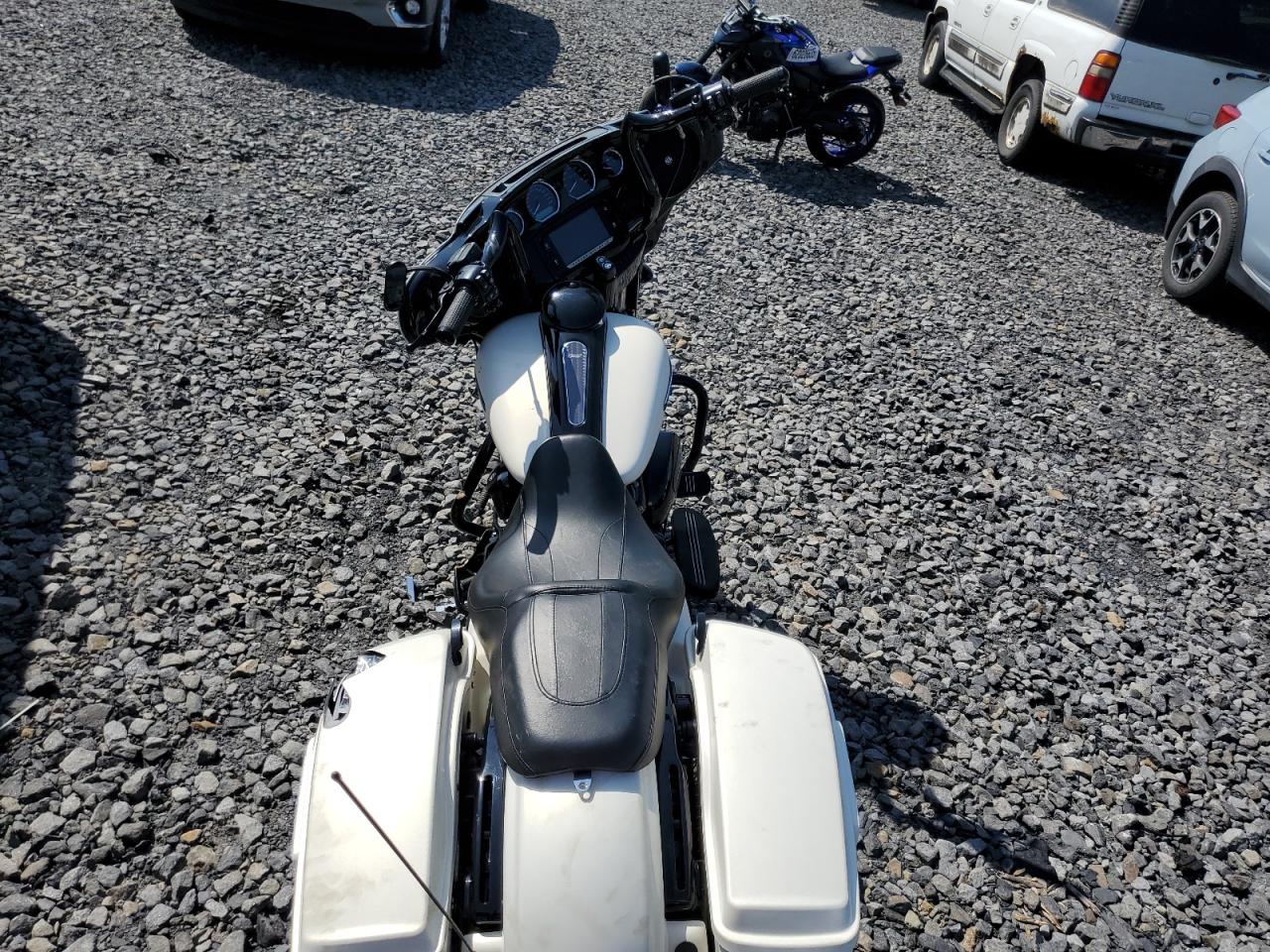 2018 Harley-Davidson Flhxs Street Glide Special VIN: 1HD1KRC10JB642326 Lot: 61738175