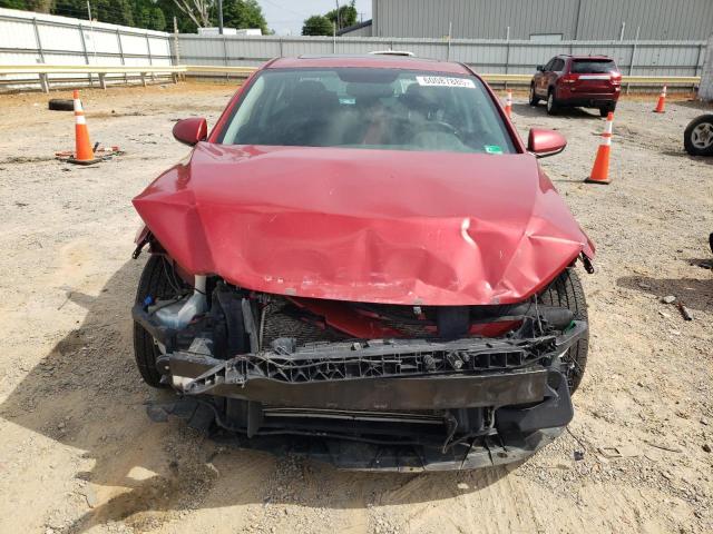  HYUNDAI ELANTRA 2017 Czerwony