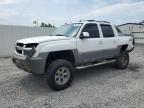 2004 Chevrolet Avalanche K1500   zu verkaufen in Albany, NY - Rear End