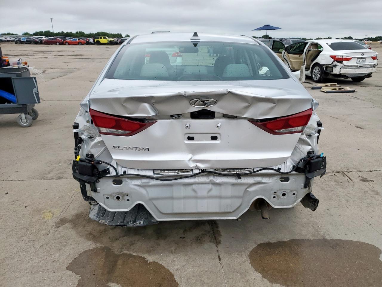 HYUNDAI ELANTRA 2018 VIN 5NPD84LF6JH266578 photo 6