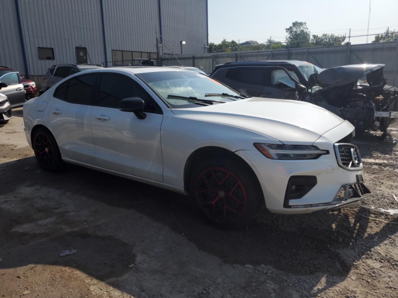 2019 Volvo S60 T6 R-Design VIN: 7JRA22TM0KG01542 Lot: 62022785