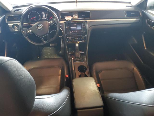  VOLKSWAGEN PASSAT 2017 Серебристый