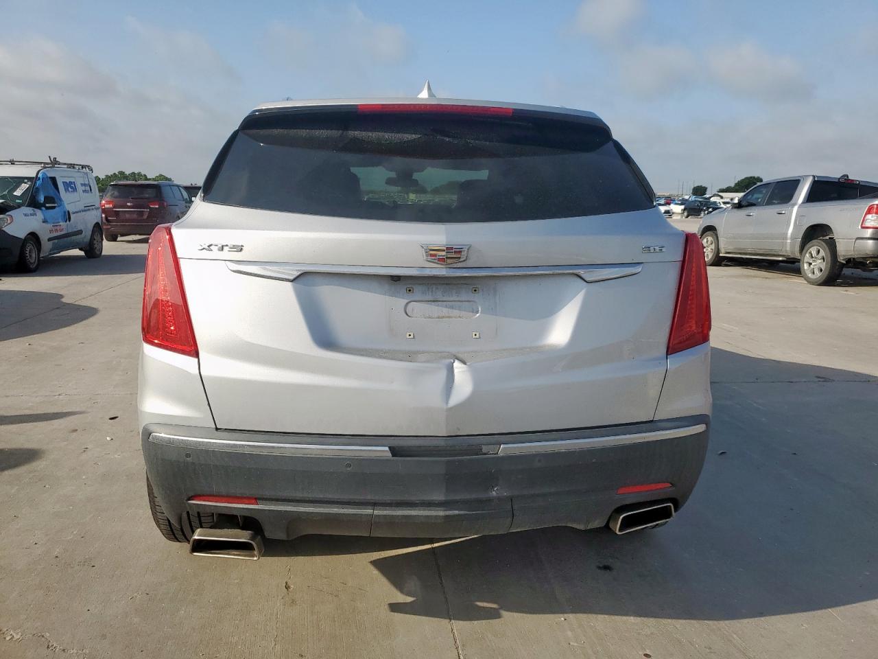 2018 Cadillac Xt5 Luxury VIN: 1GYKNCRS2JZ208016 Lot: 61551285