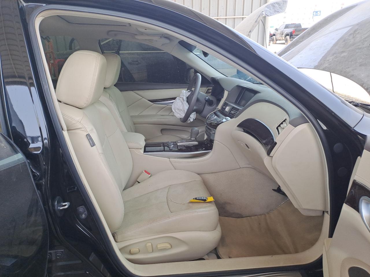 JNKBY1AP3JM370029 - 2018 Infi Q70 - #61703645