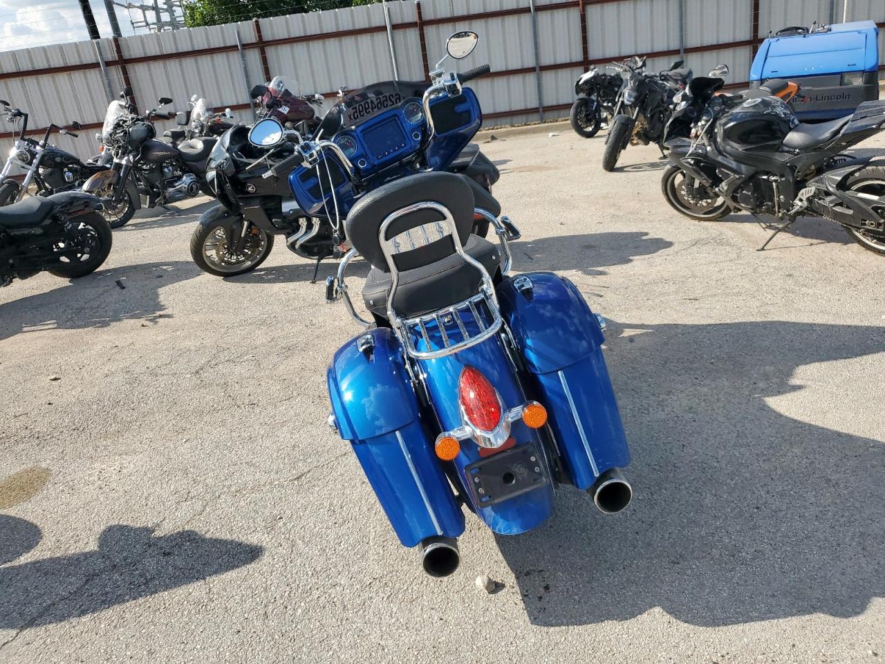 INDIAN MOTORCYCLE CO. MOTORCYCLE 2018 VIN 56KTCAAAXJ3357424 фото 4
