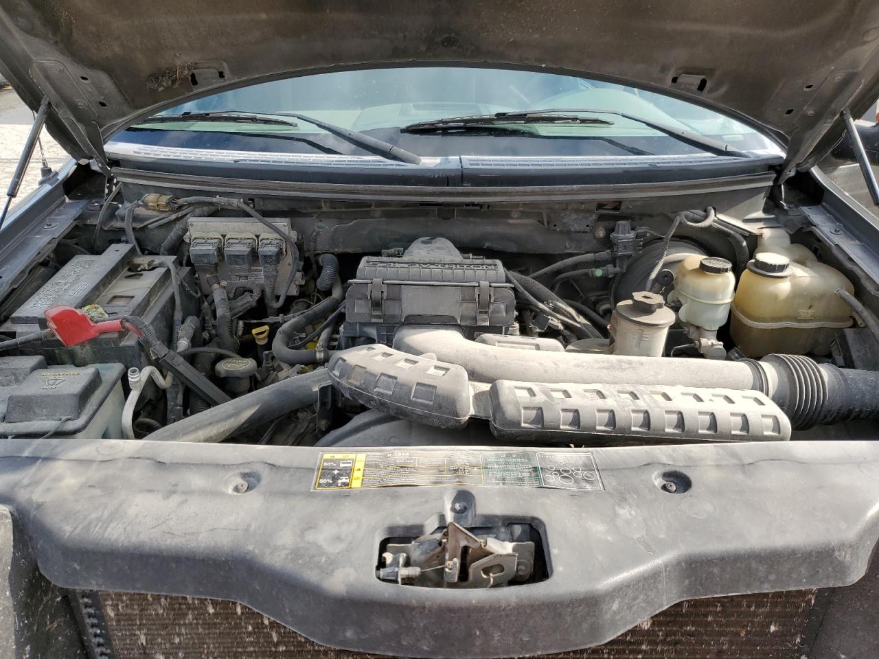 2004 Ford F150 VIN: 1FTRF14544KC81781 Lot: 61990225