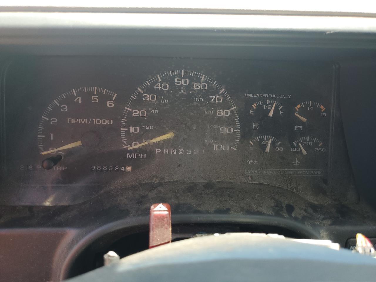 1999 GMC Suburban K2500 VIN: 1GDGK26J6XJ777755 Lot: 61842385