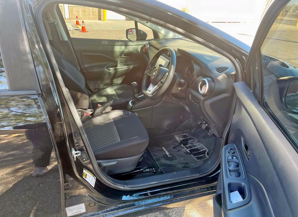  NISSAN VERSA 2020 Czarny