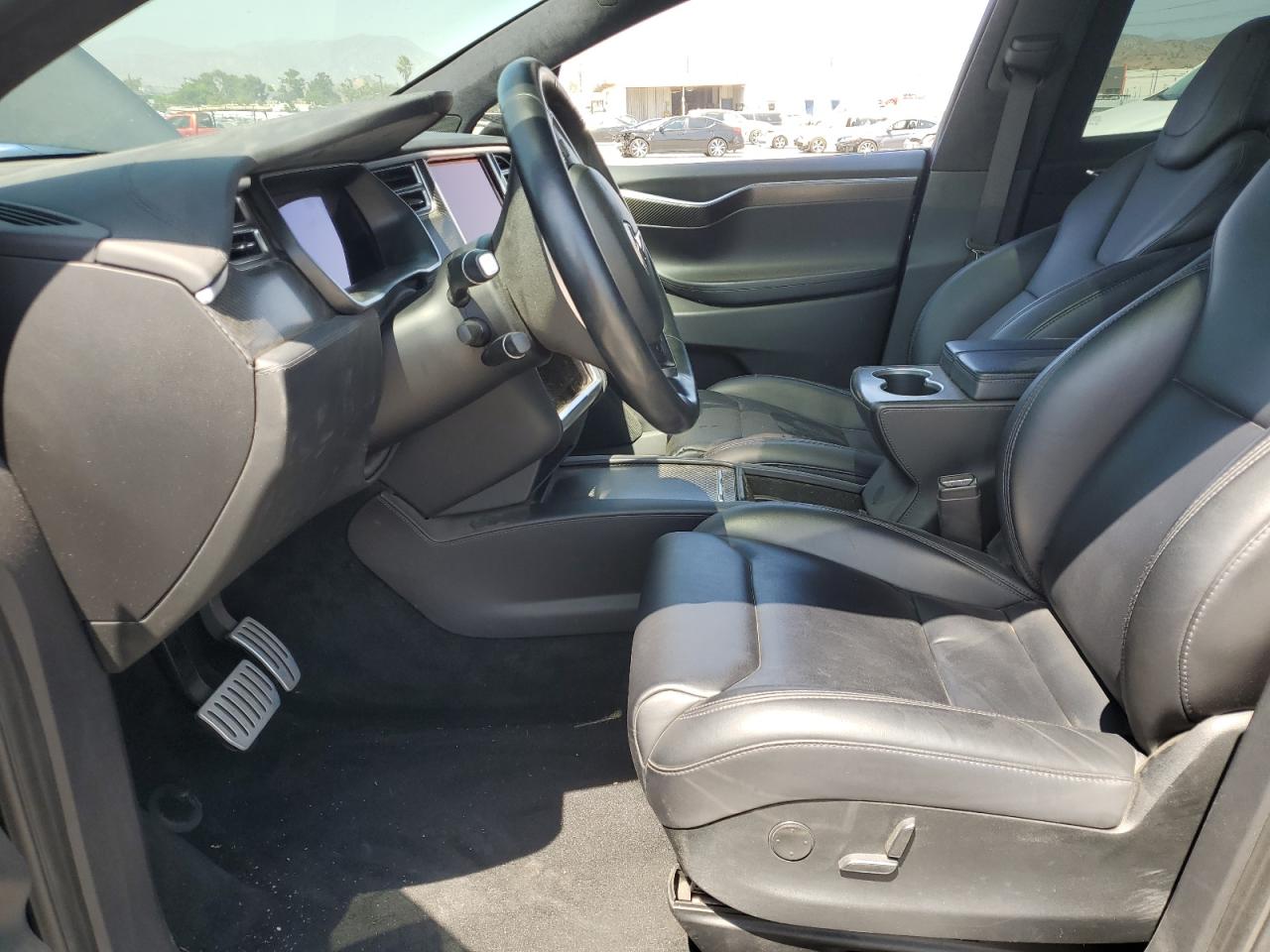 2018 Tesla Model X VIN: 5YJXCDE47JF081218 Lot: 61860705