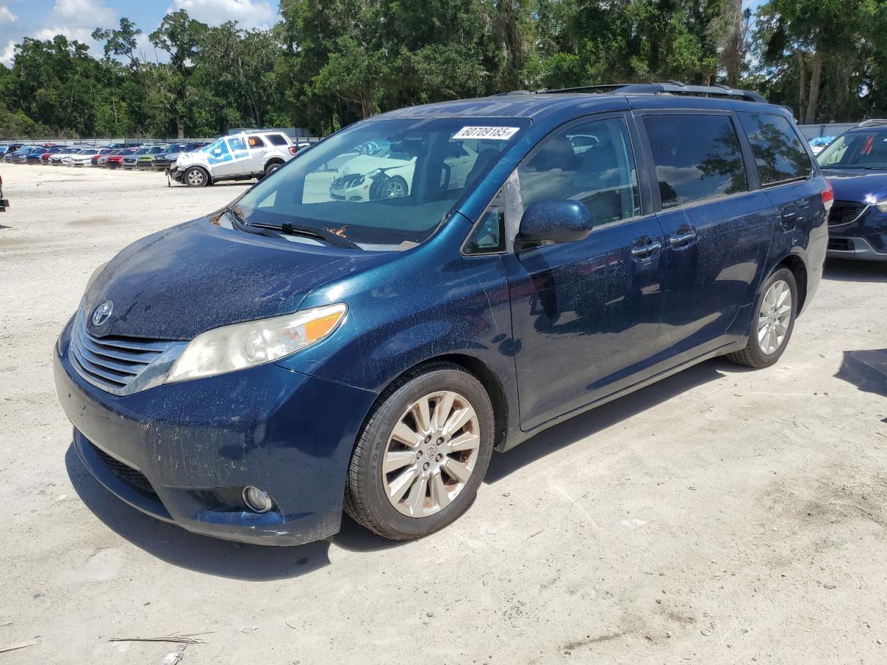 2012 Toyota Sienna Xle zu verkaufen in Ocala, FL - Minor Dent/Scratches