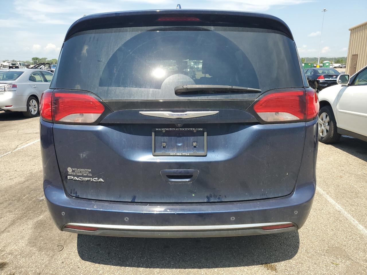2020 Chrysler Pacifica Touring VIN: 2C4RC1FGXLR192126 Lot: 62570205
